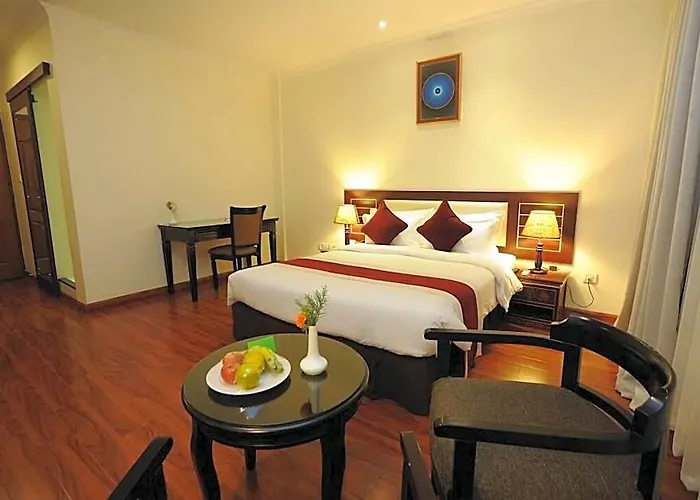 Hotel Vannasut And 4*