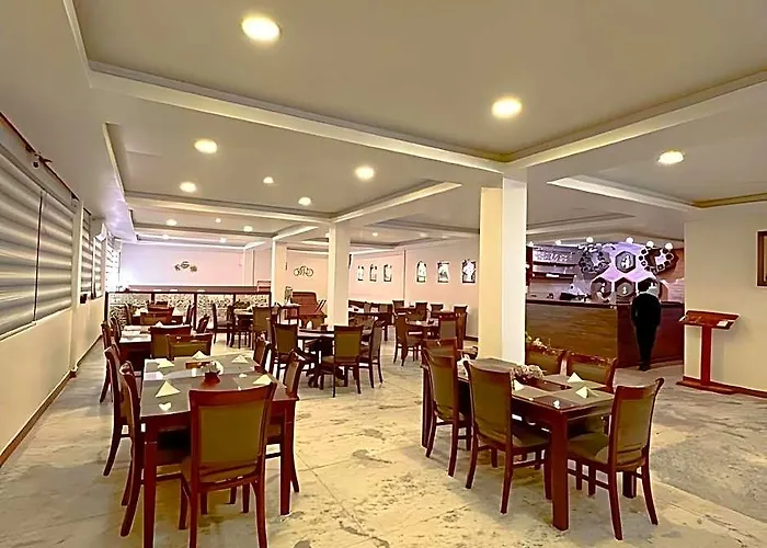 Hotel Vannasut And 4*